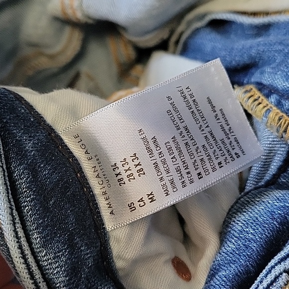 ❌️SOLD❌️AE Air(Flex)+ Original Distressed Bootcut Jeans - Picture 4 of 4